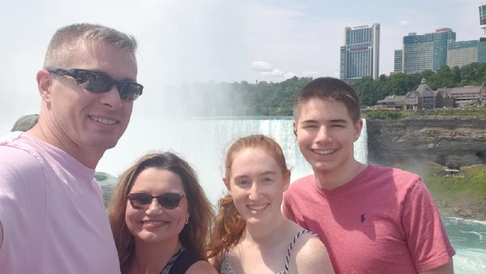 Lieutenant Colonel Joe Marty with his family at Niagara Falls